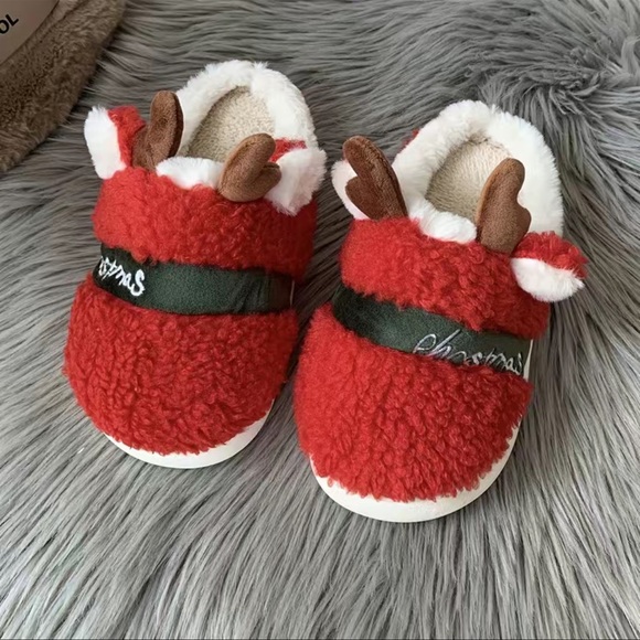 NWT Cute Christmas Reindeer Plush Memory Foam Slippers. - Picture 6 of 13